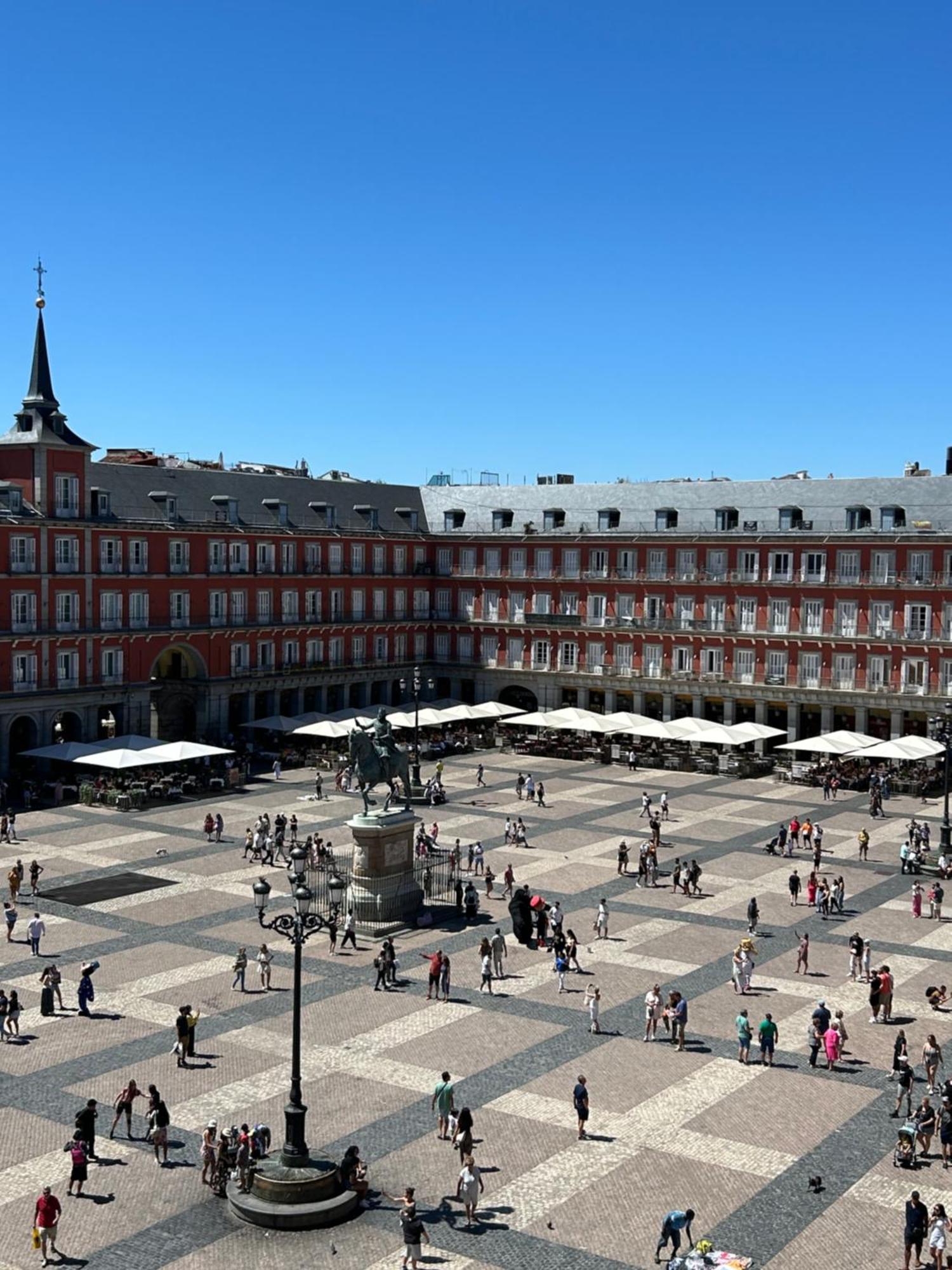 Plaza Mayor View Madrid Exterior photo